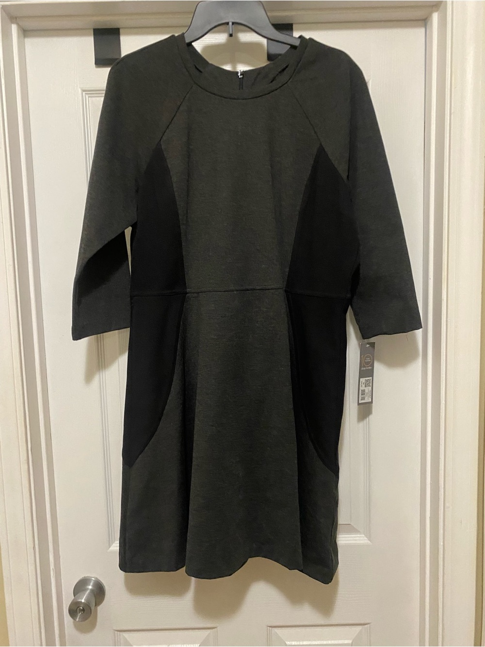 Daisy Fuentes Charcoal and Black Ponte Colorblock Long Sleeve Dress